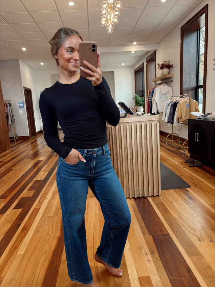 The Signature Denim - Dark Wash